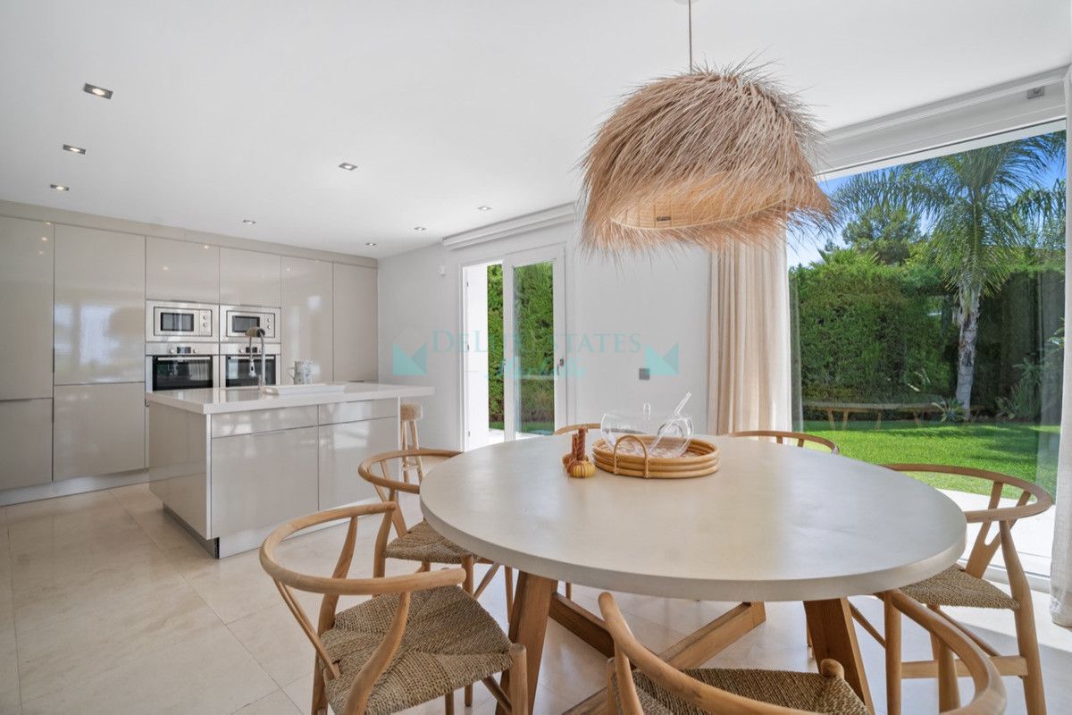 Villa for rent in El Paraiso, Estepona