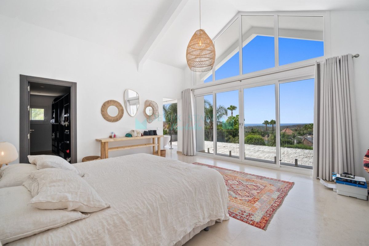 Villa for rent in El Paraiso, Estepona