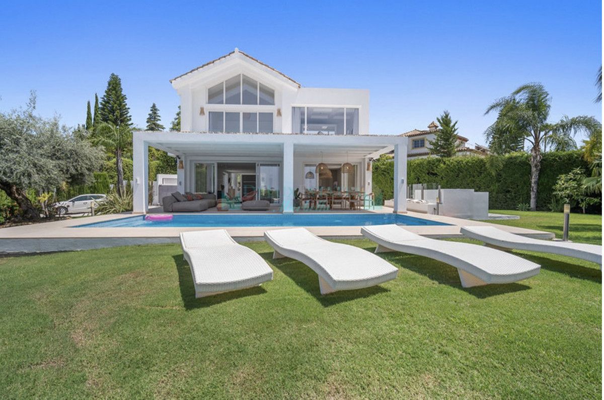 Villa for rent in El Paraiso, Estepona