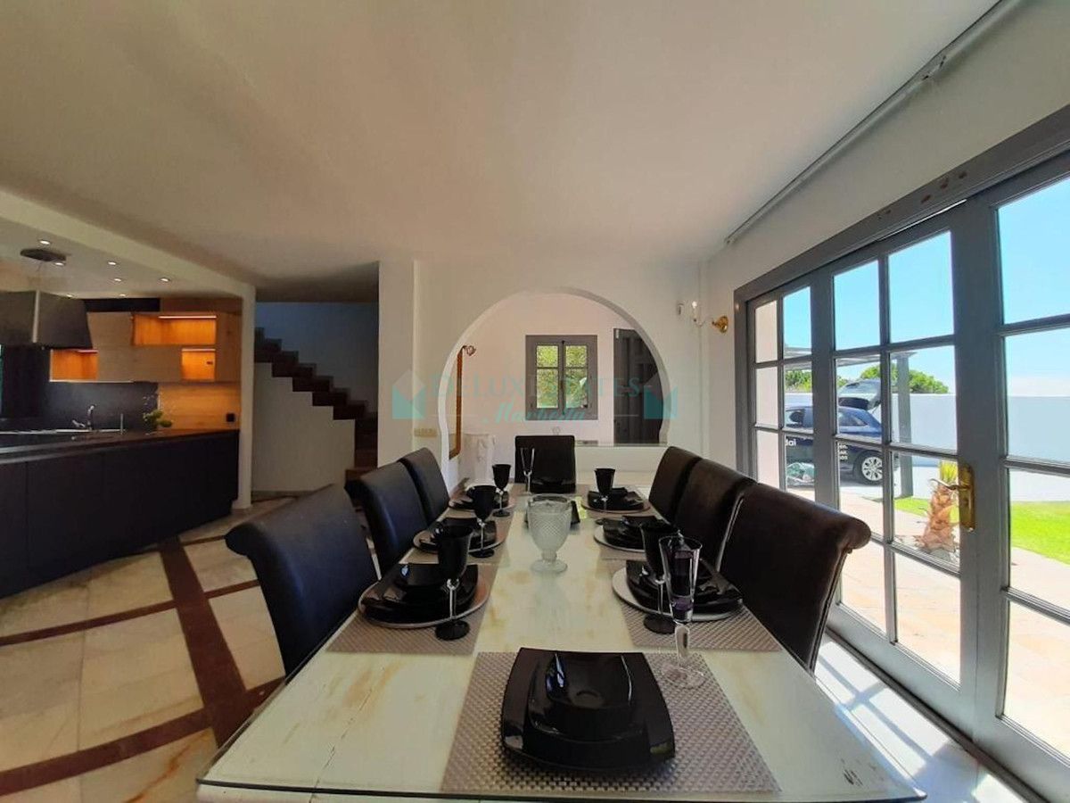 Villa for rent in Estepona