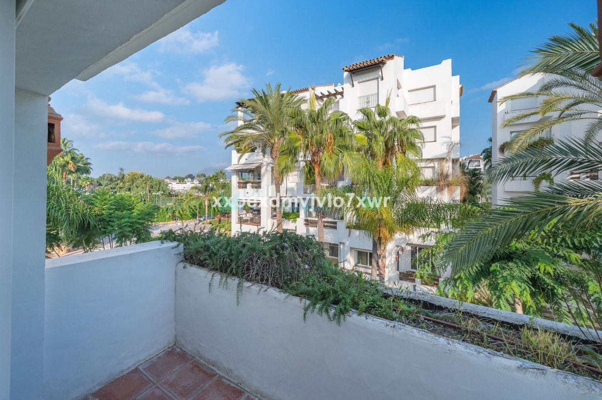 Penthouse for sale in Estepona