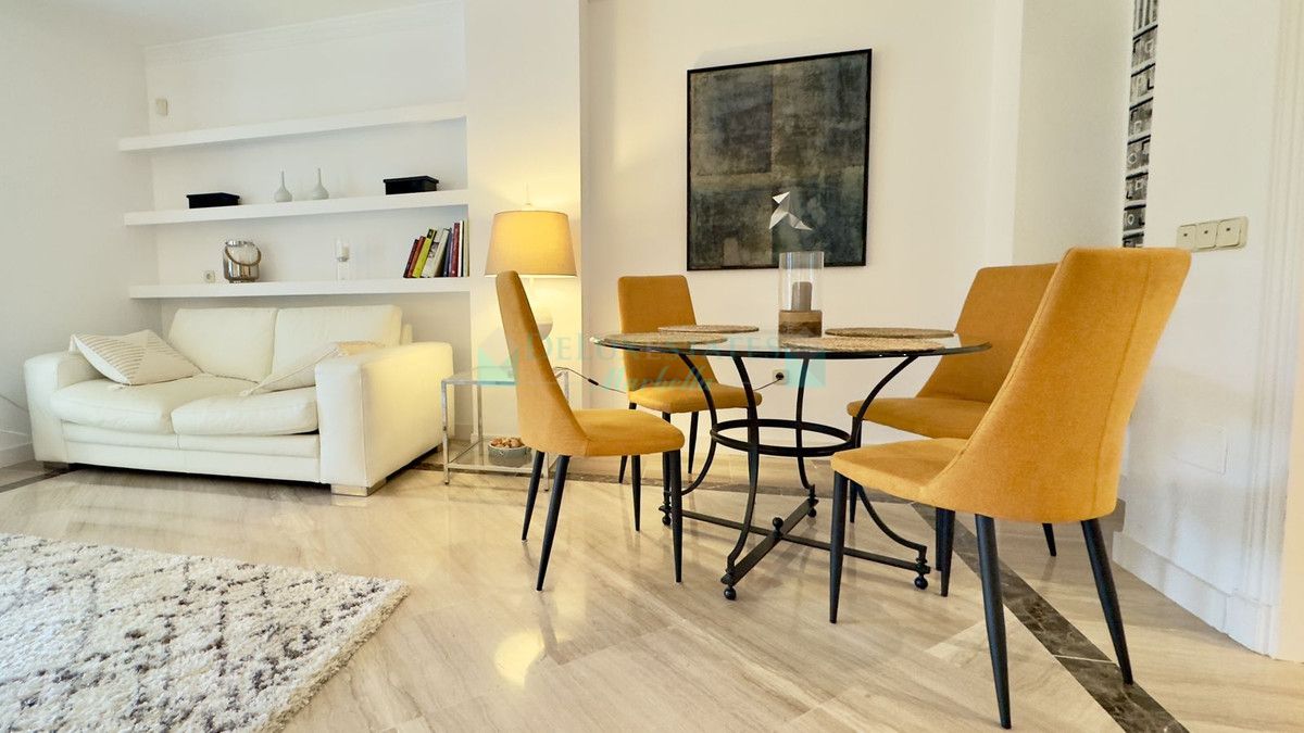 Apartamento en venta en Elviria, Marbella Este