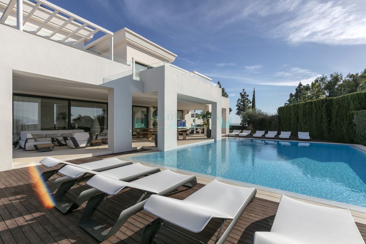 Villa en alquiler en Las Chapas, Marbella Este