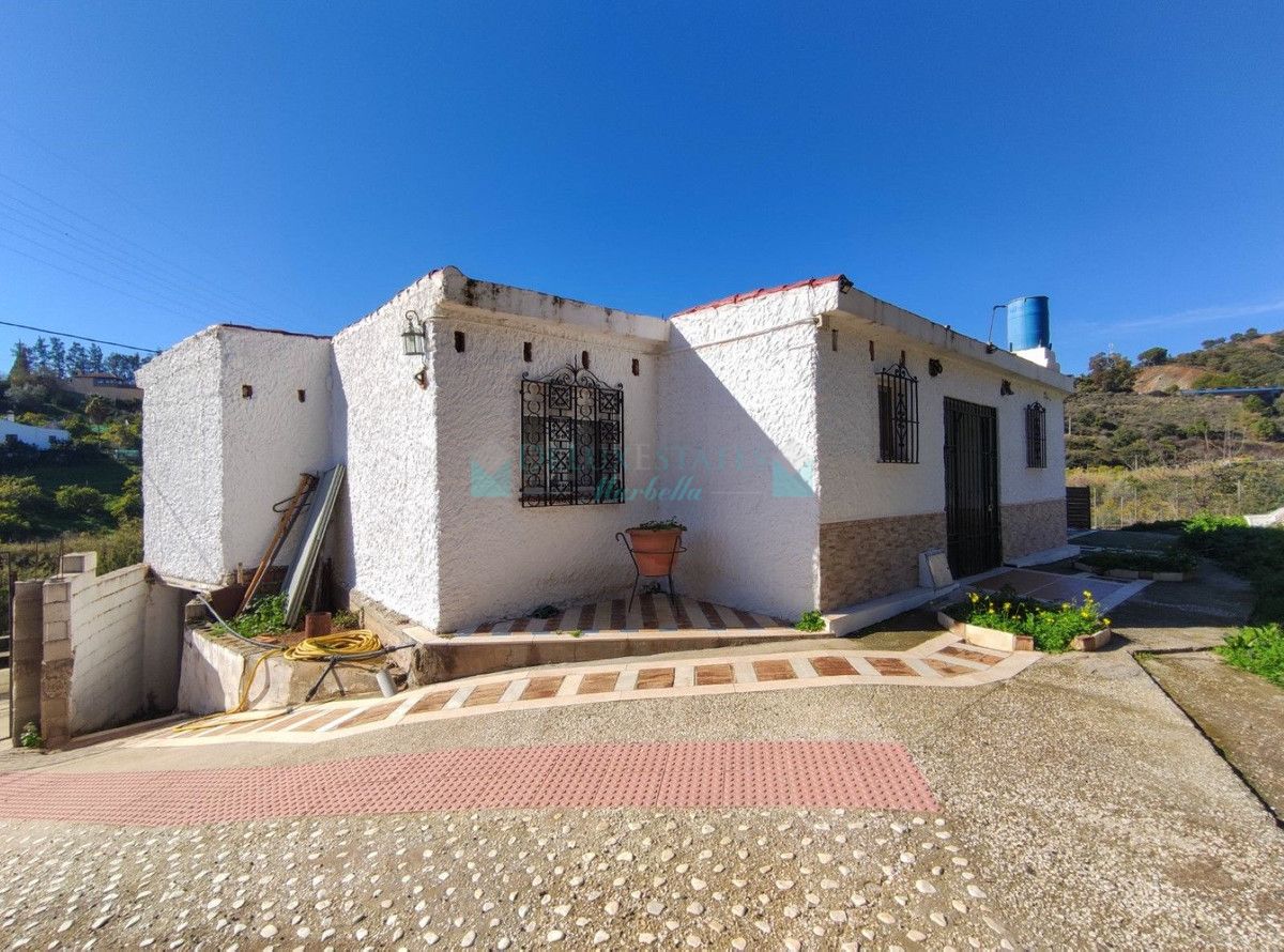 Finca en venta en Estepona