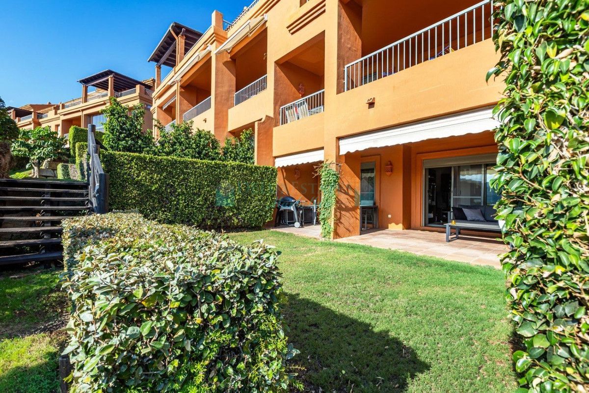 Ground Floor Apartment for sale in Benahavis