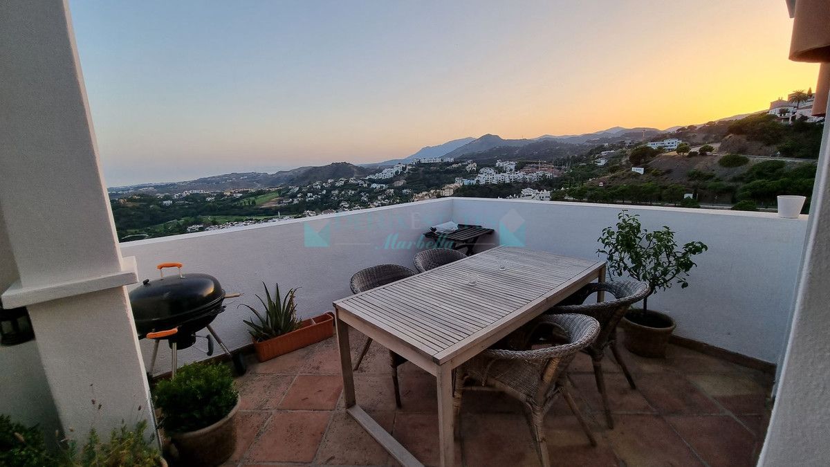 Penthouse for sale in Benahavis