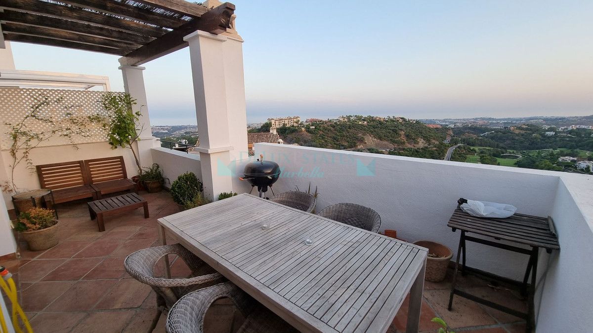 Penthouse for sale in Benahavis