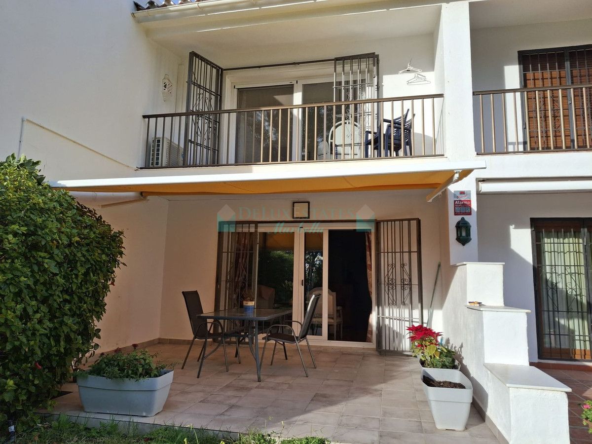 Town House for sale in Atalaya, Estepona
