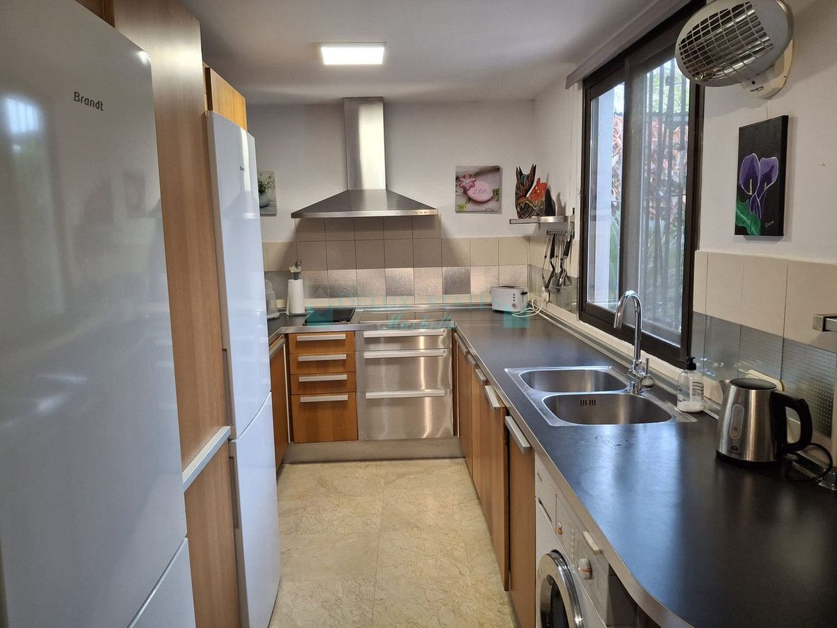 Town House for sale in Atalaya, Estepona