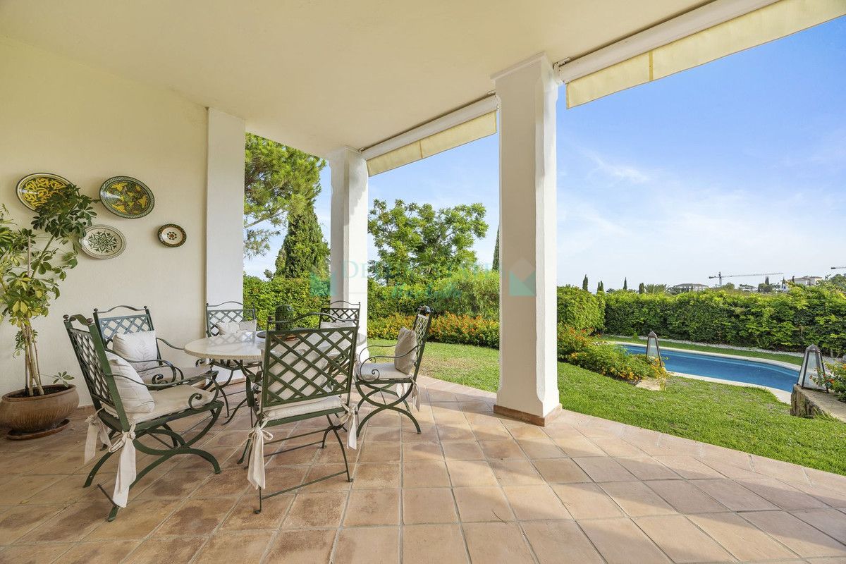 Villa for sale in Benahavis