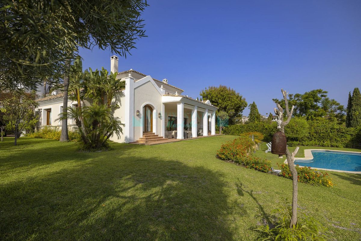 Villa for sale in Benahavis