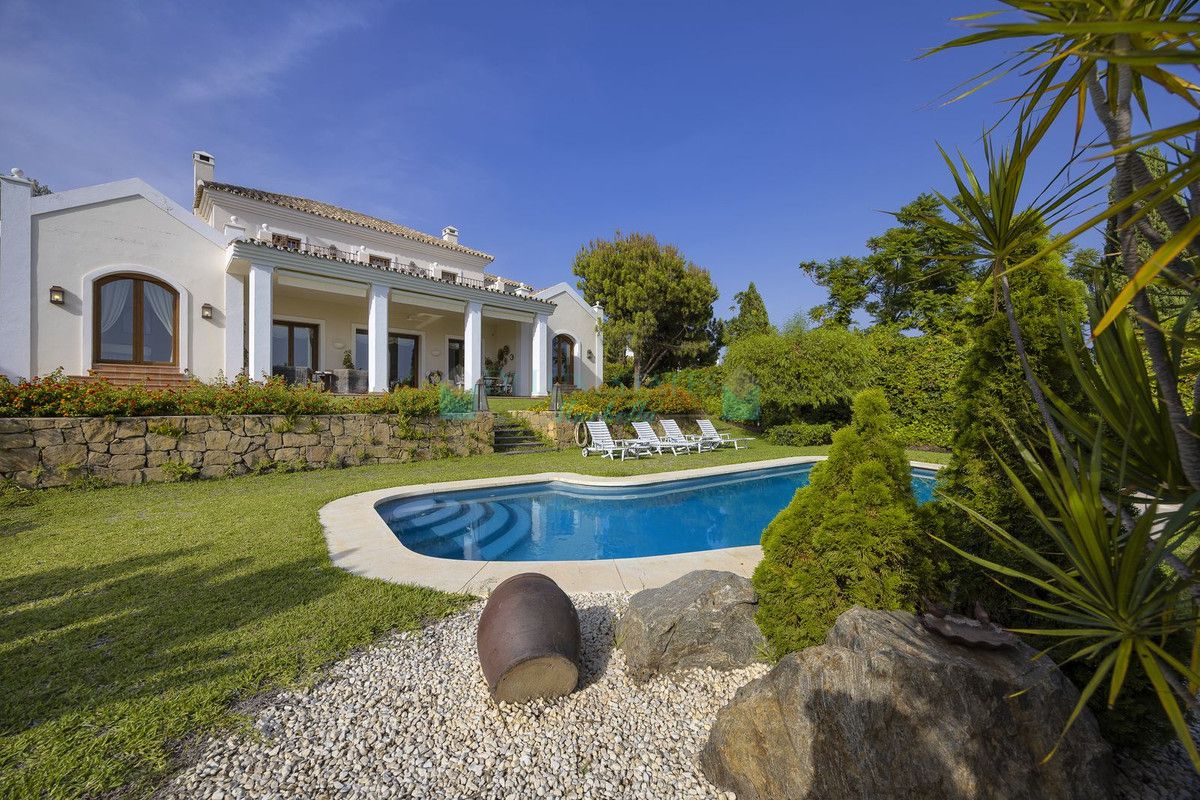 Villa for sale in Benahavis