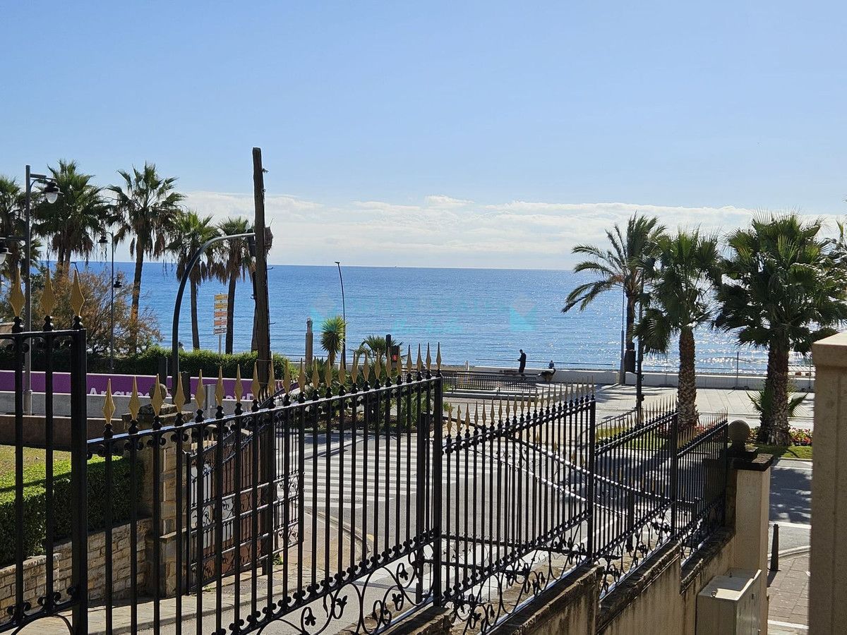 Apartment for sale in Estepona