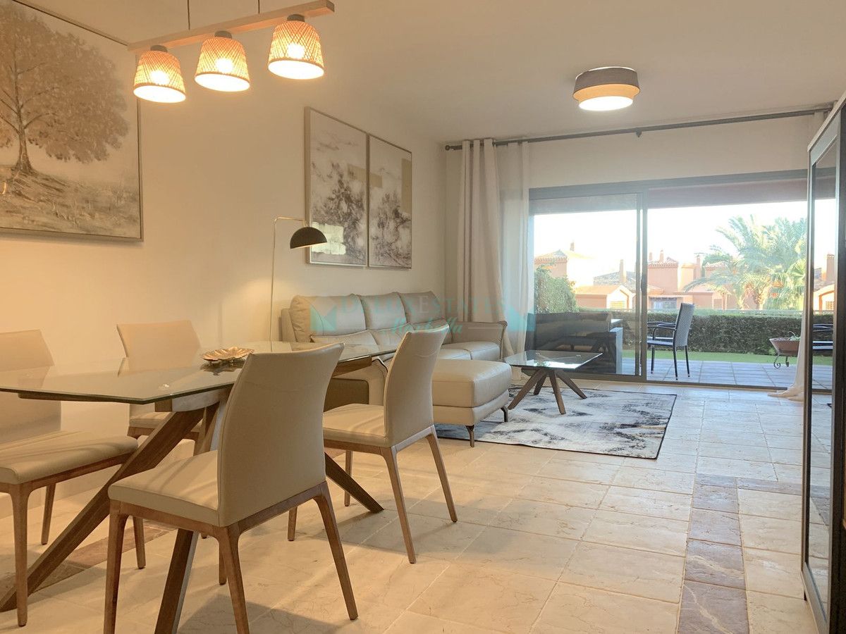 Apartamento Planta Baja en alquiler en Atalaya, Estepona