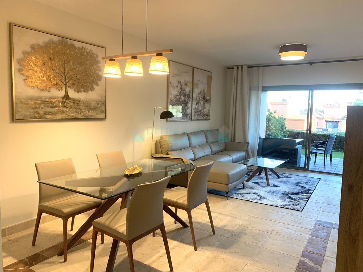 Apartamento Planta Baja en alquiler en Atalaya, Estepona