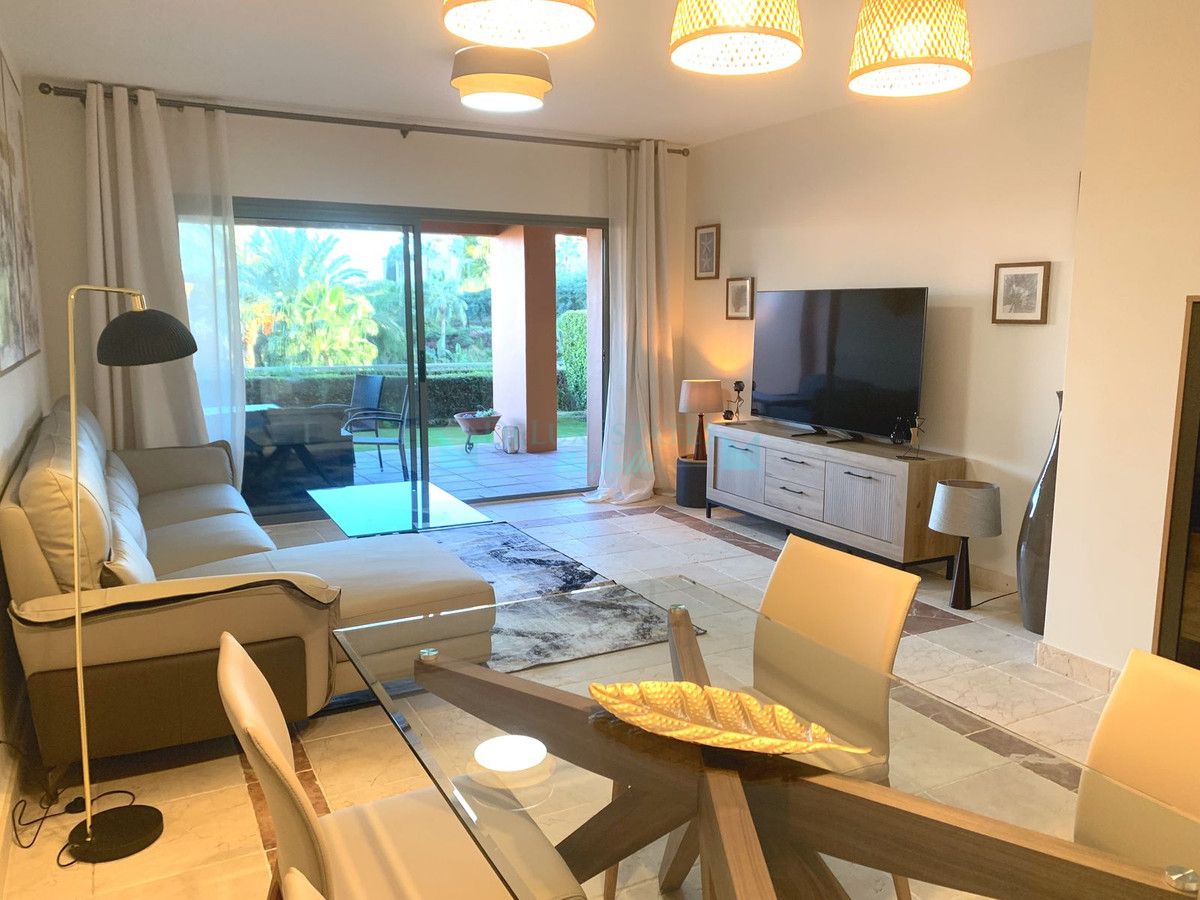 Apartamento Planta Baja en alquiler en Atalaya, Estepona