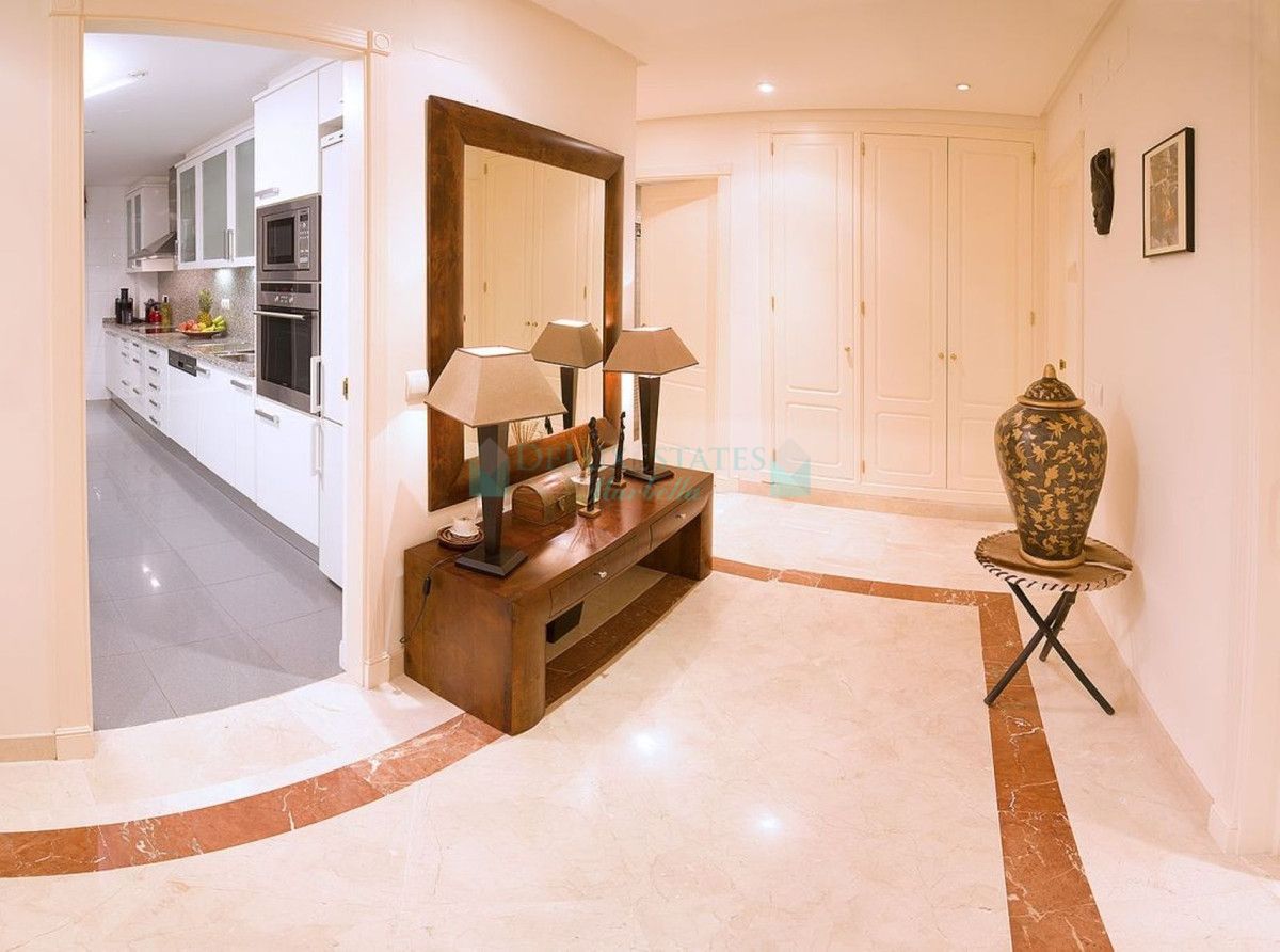 Ground Floor Apartment for sale in Nueva Andalucia