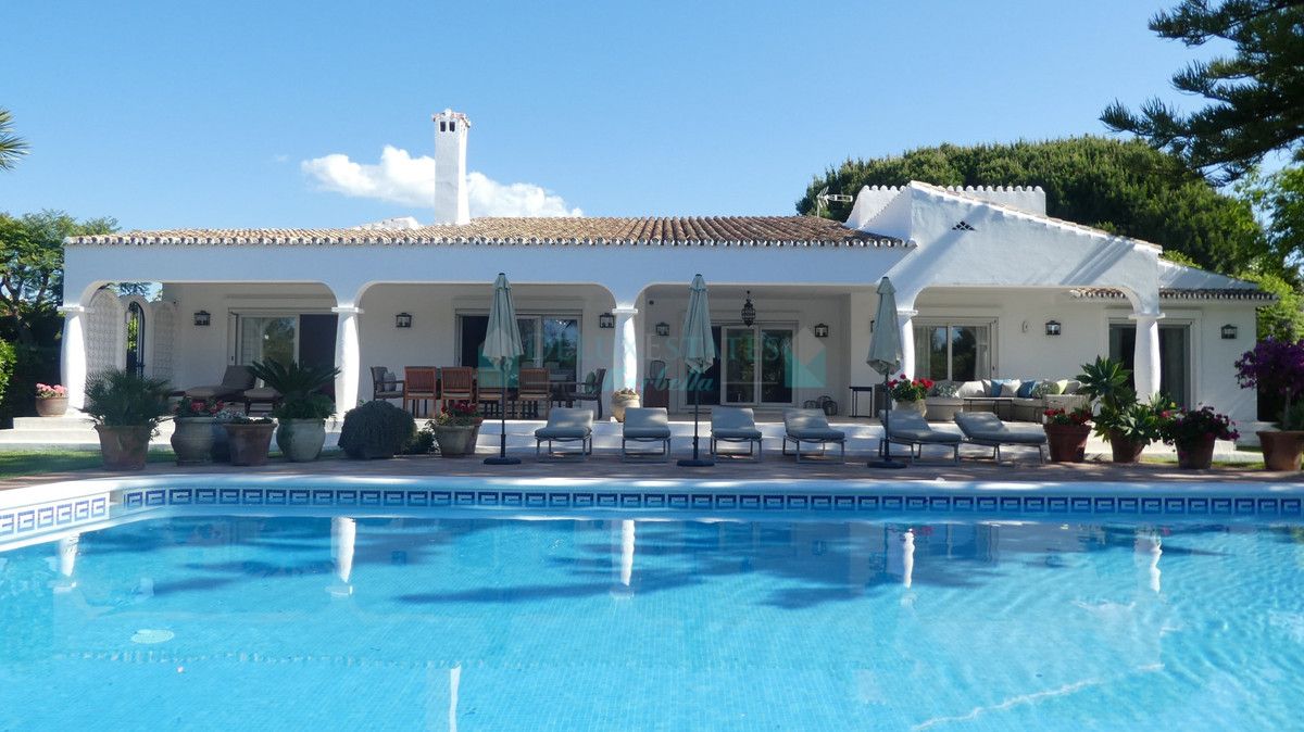 Villa for rent in Estepona