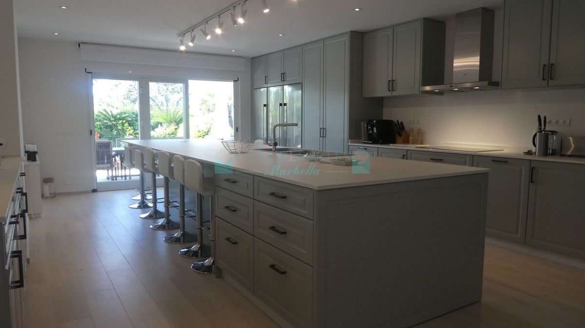 Villa for rent in Estepona