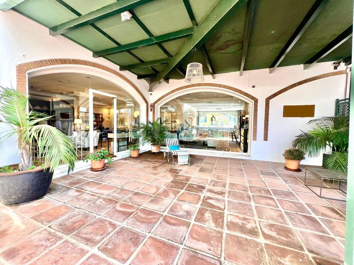 Shopping Centre for sale in Elviria, Marbella East