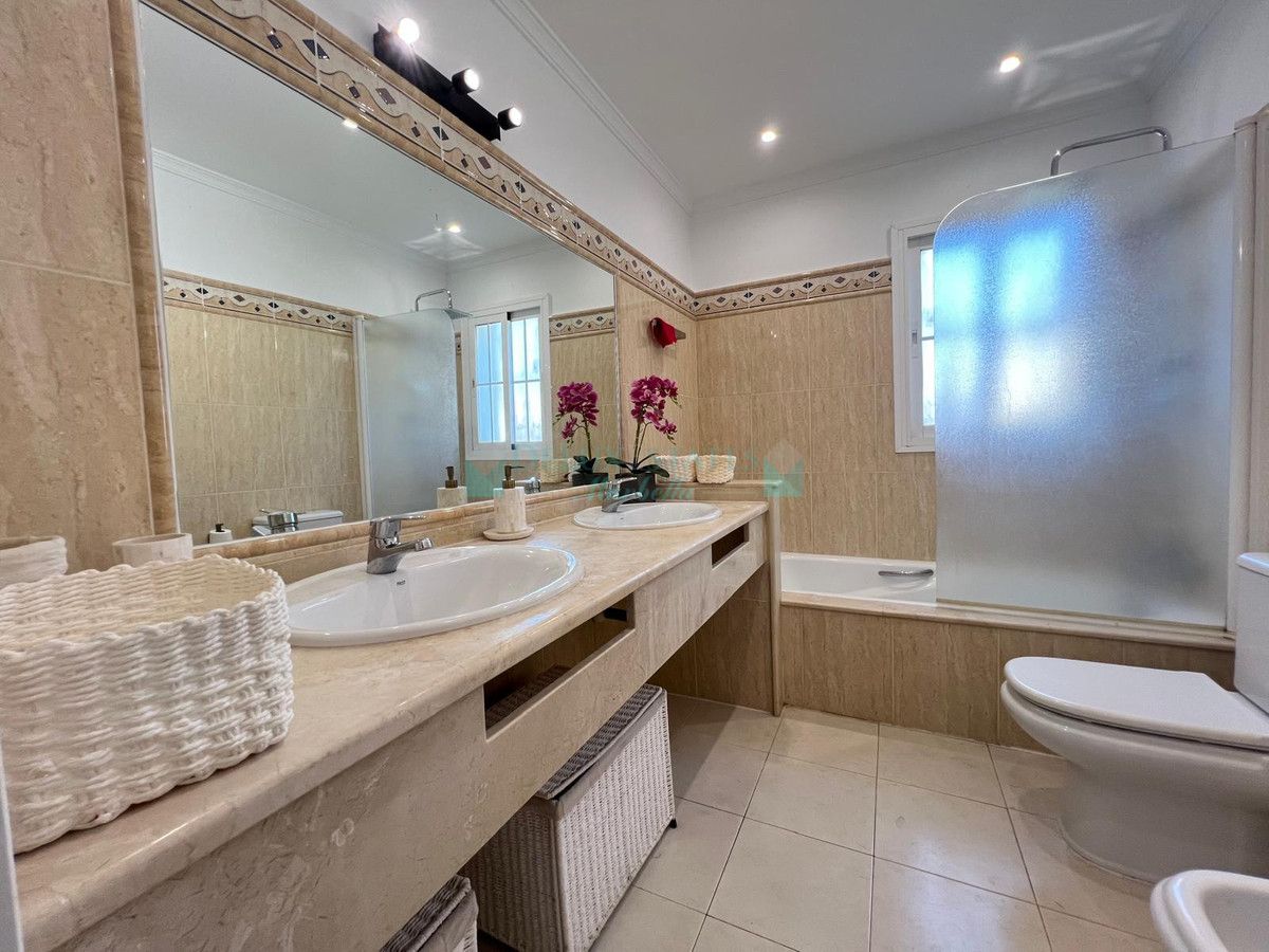 Villa for rent in Marbella