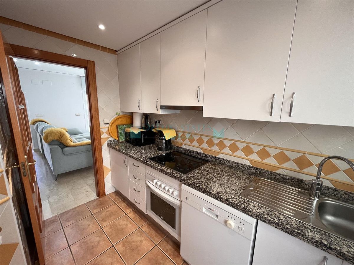 Town House for rent in Costabella, Marbella East