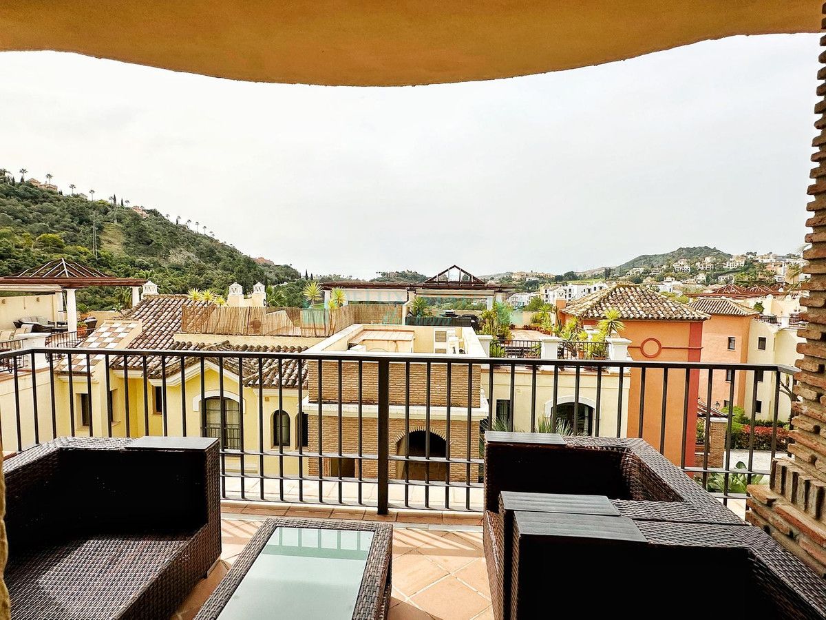 Ground Floor Apartment for sale in Los Arqueros, Benahavis