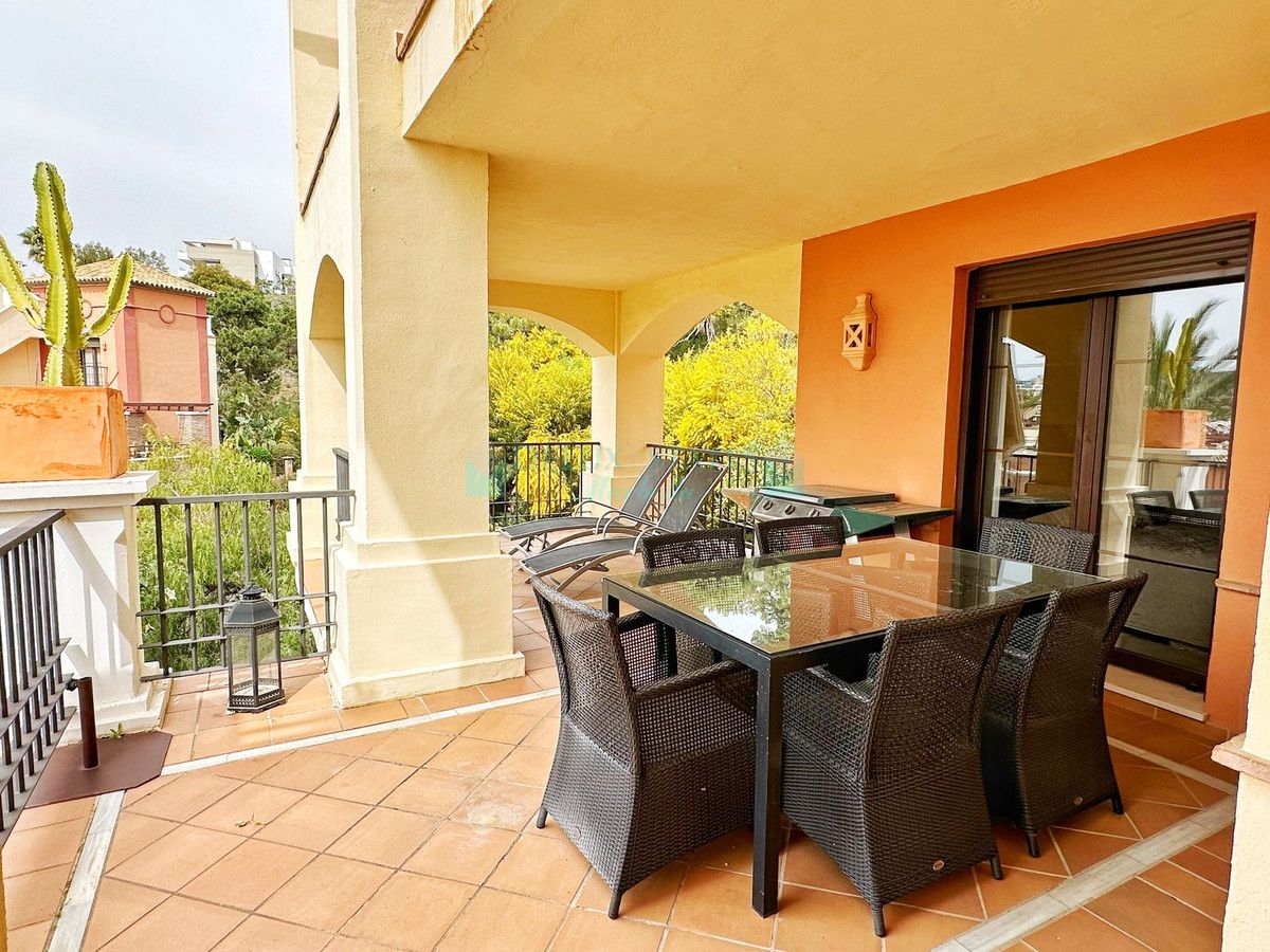 Ground Floor Apartment for sale in Los Arqueros, Benahavis