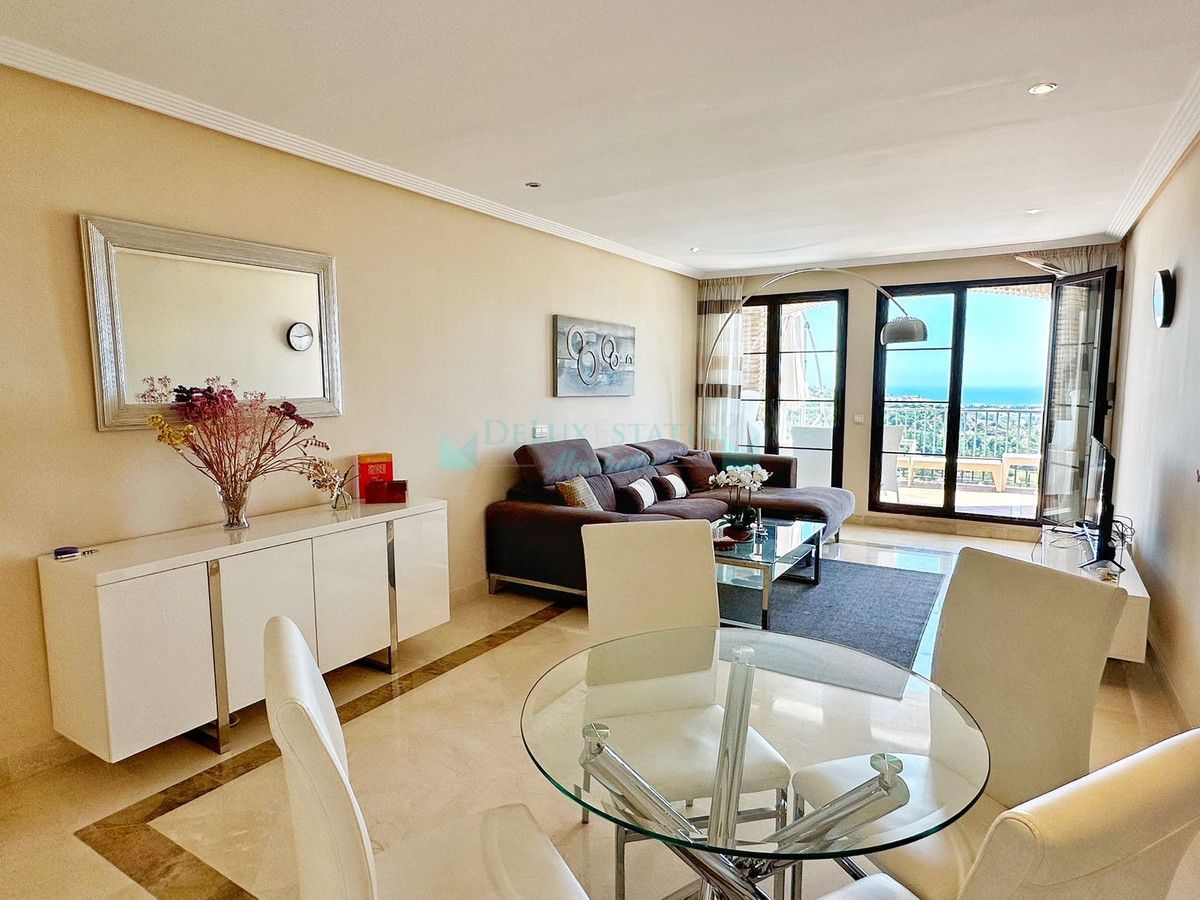 Apartment for sale in Los Arqueros, Benahavis