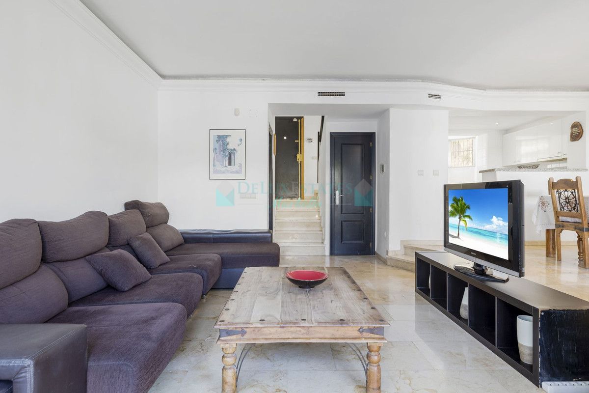 Town House for sale in Estepona