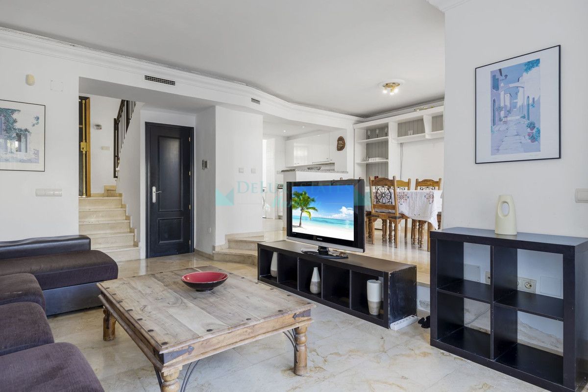 Town House for sale in Estepona