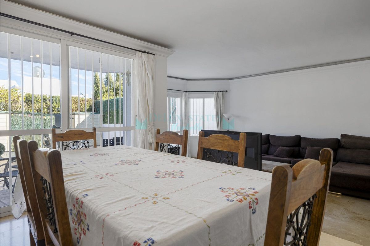 Town House for sale in Estepona