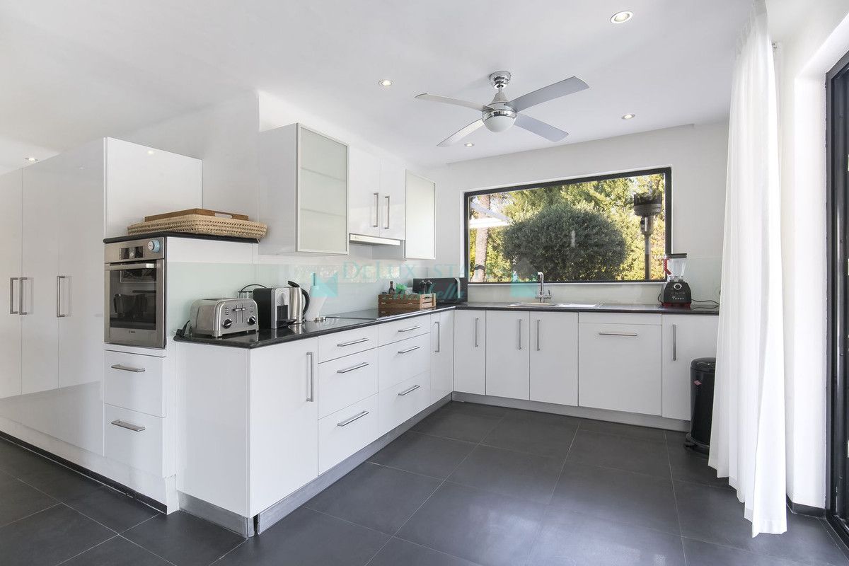 Villa for rent in Nueva Andalucia