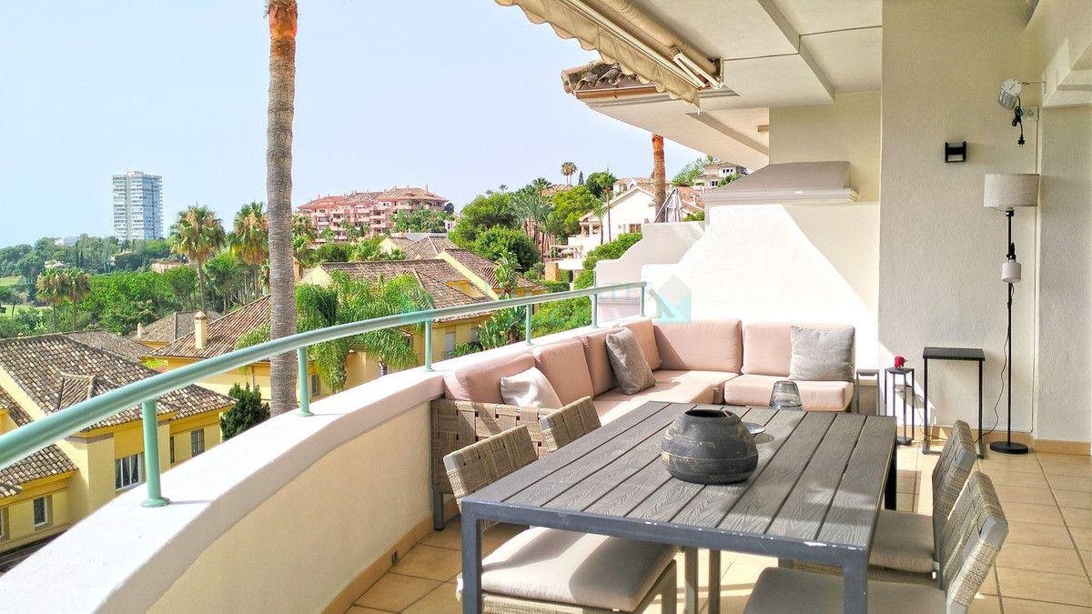 Apartamento en venta en Rio Real, Marbella Este