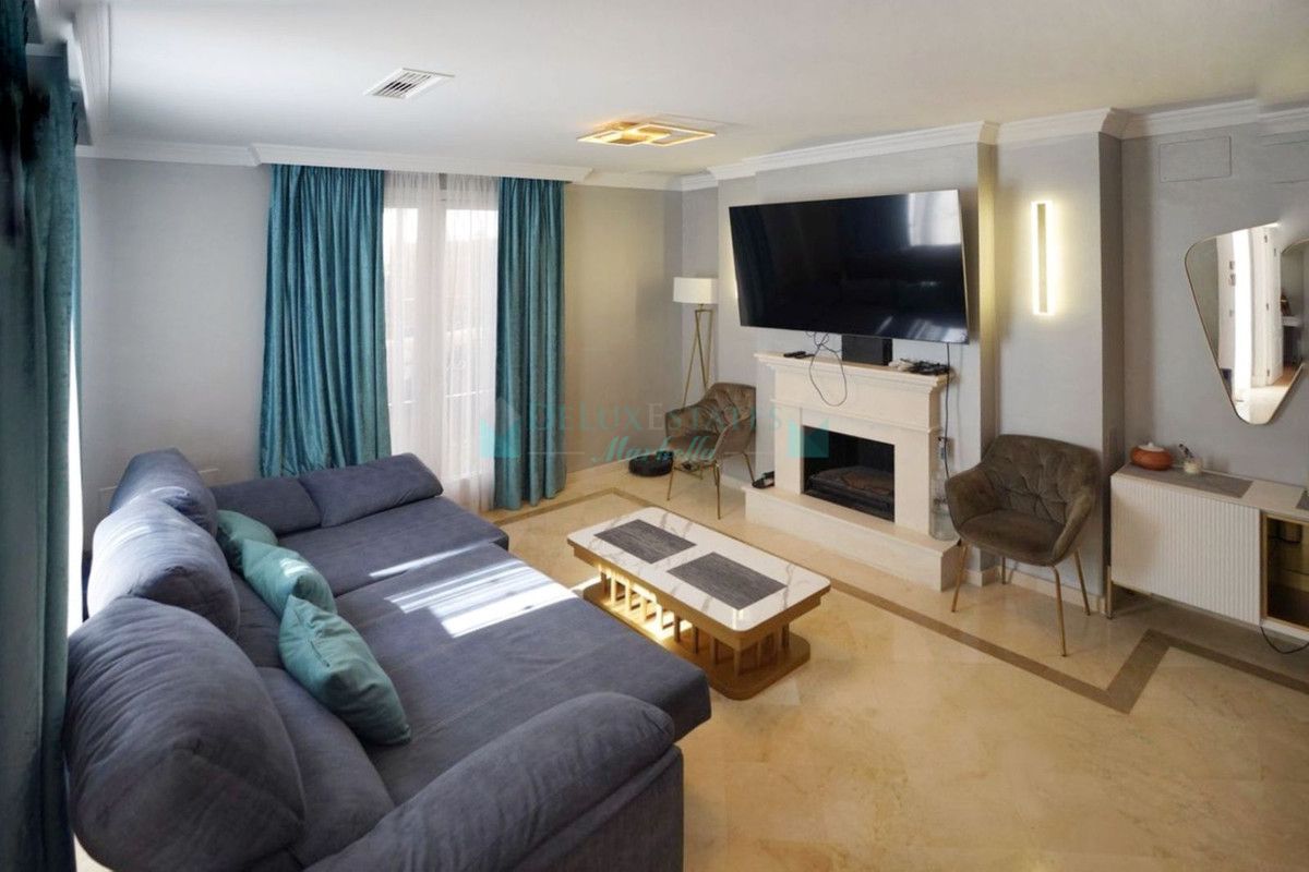 Town House for sale in Aloha, Nueva Andalucia