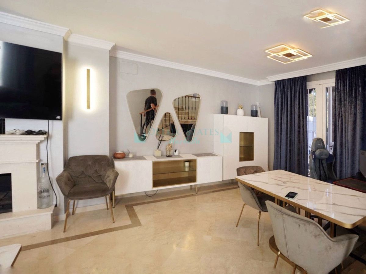 Town House for sale in Aloha, Nueva Andalucia