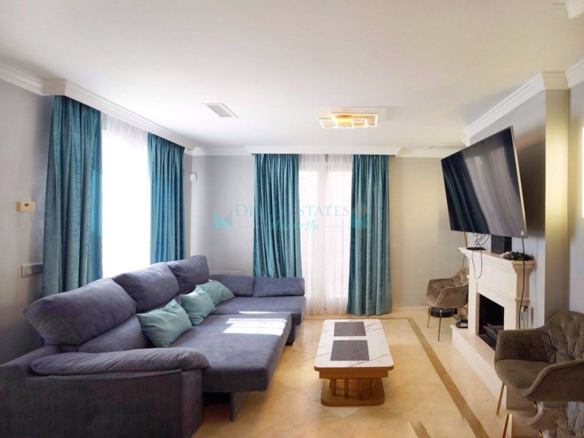 Town House for sale in Aloha, Nueva Andalucia