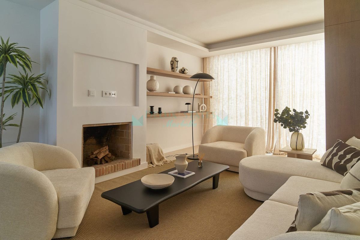 Town House for sale in Nueva Andalucia