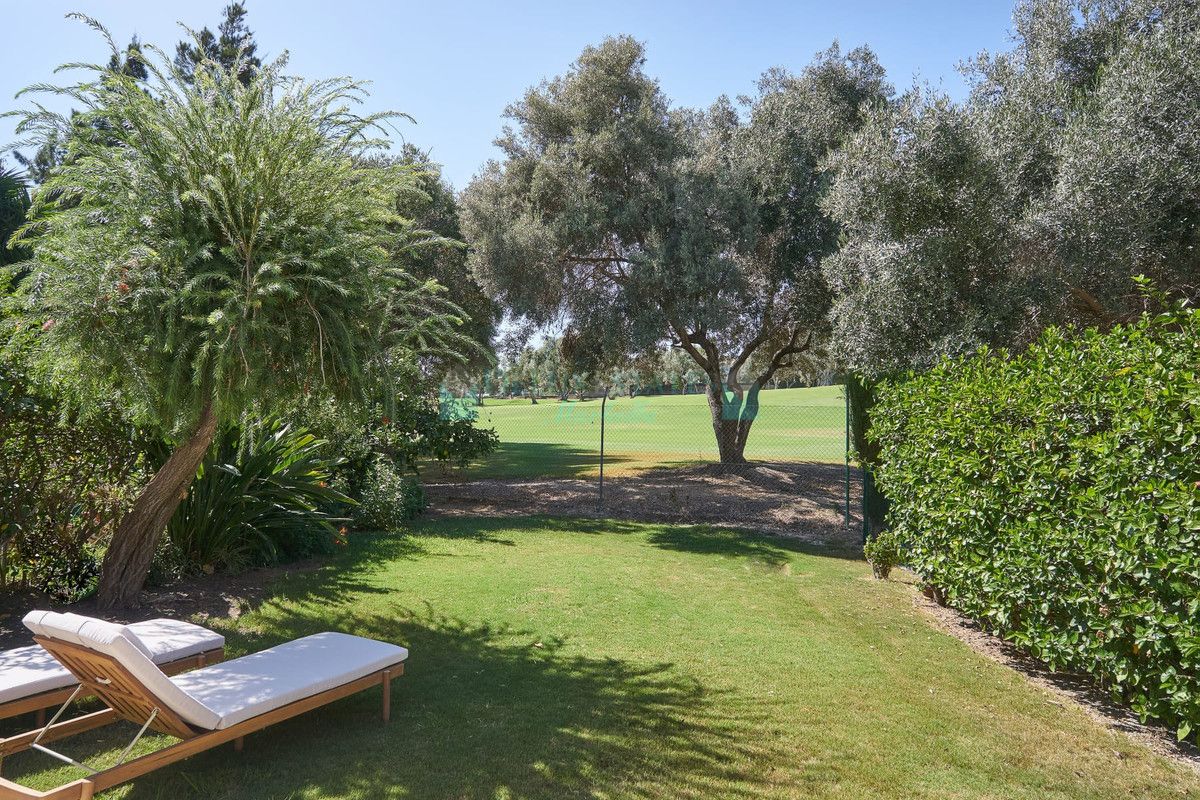 Town House for sale in Nueva Andalucia