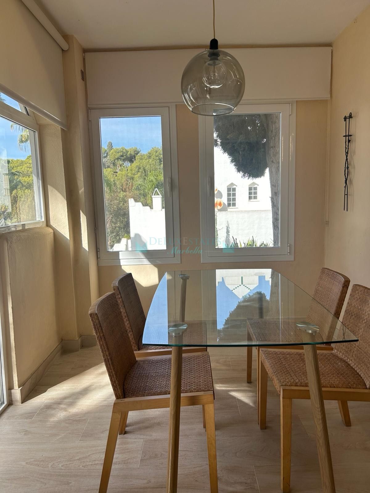 Apartment for sale in Hacienda las Chapas, Marbella East