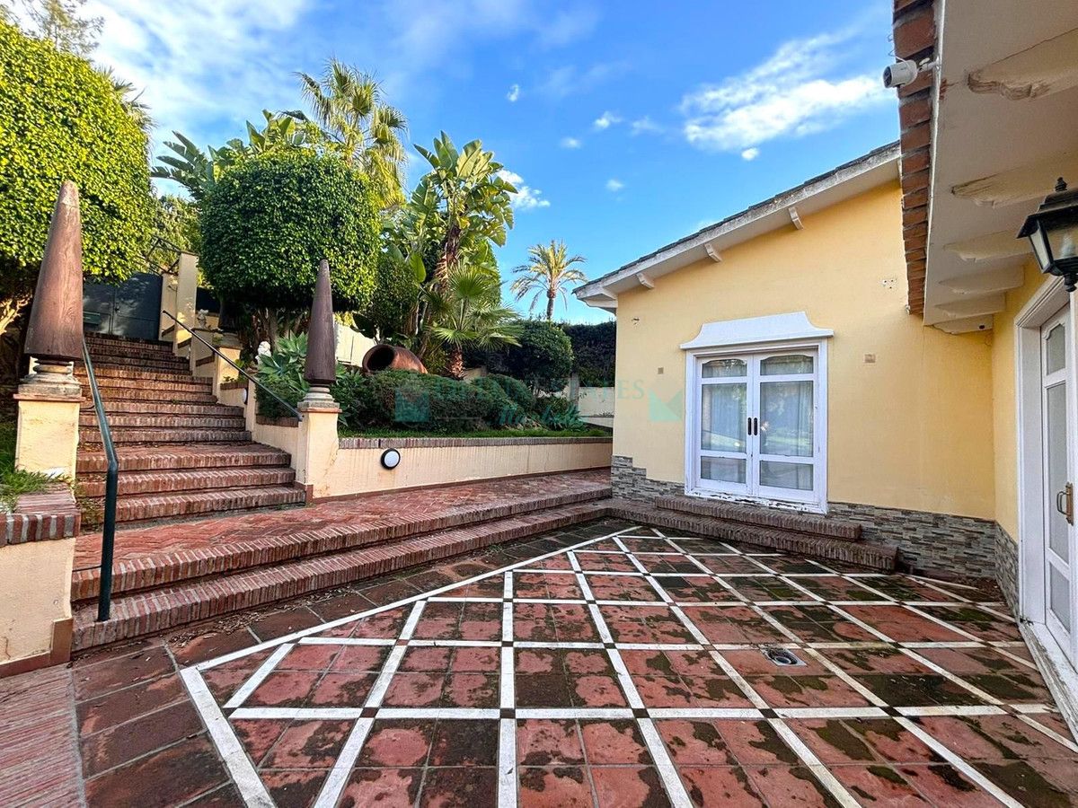 Town House for sale in Elviria, Marbella East