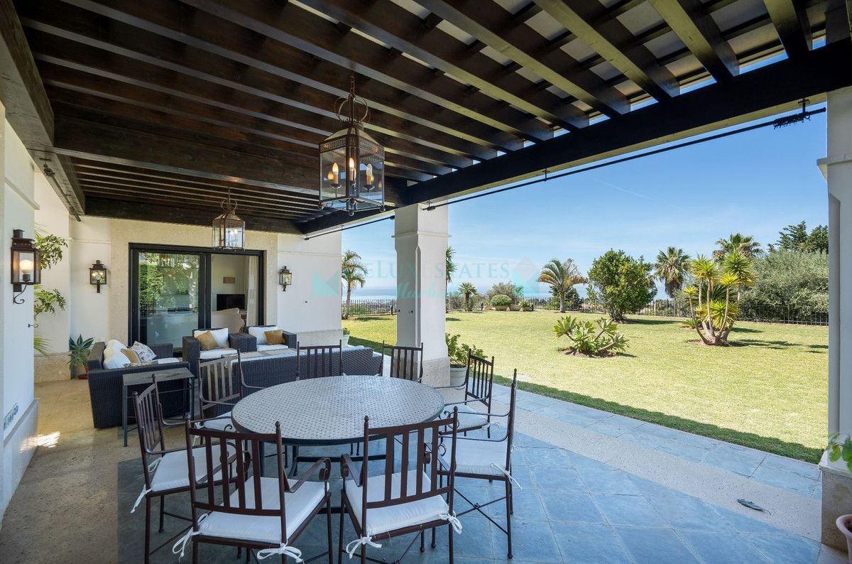 Villa en venta en Santa Clara, Marbella Este