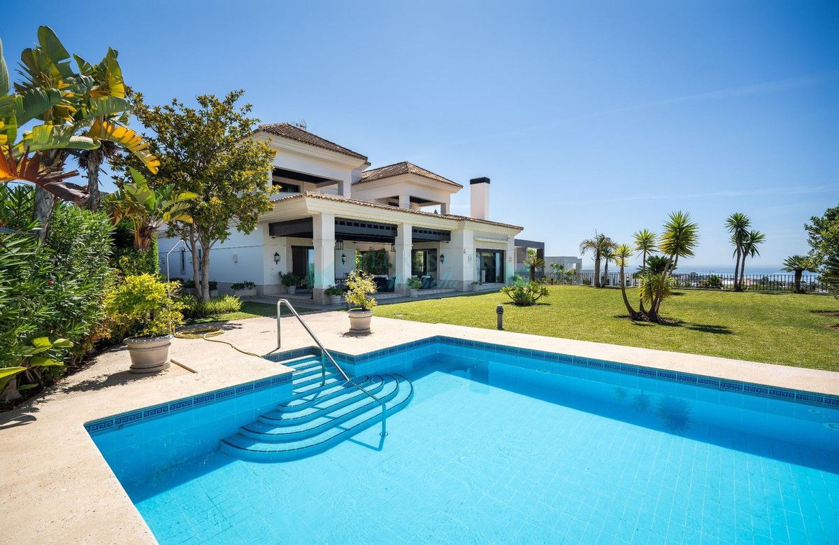 Villa en venta en Santa Clara, Marbella Este