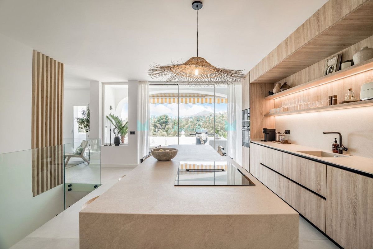 Apartamento Planta Baja en venta en La Quinta, Benahavis