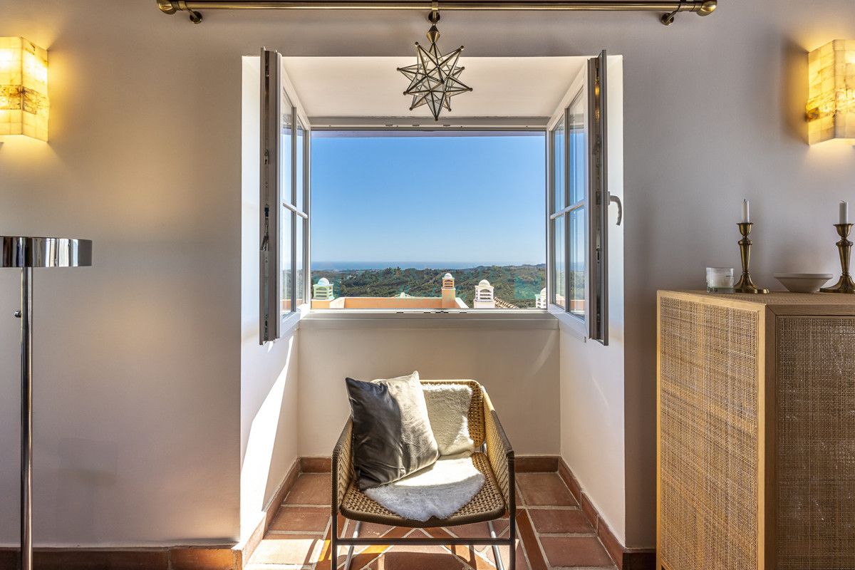 Town House for sale in Benahavis