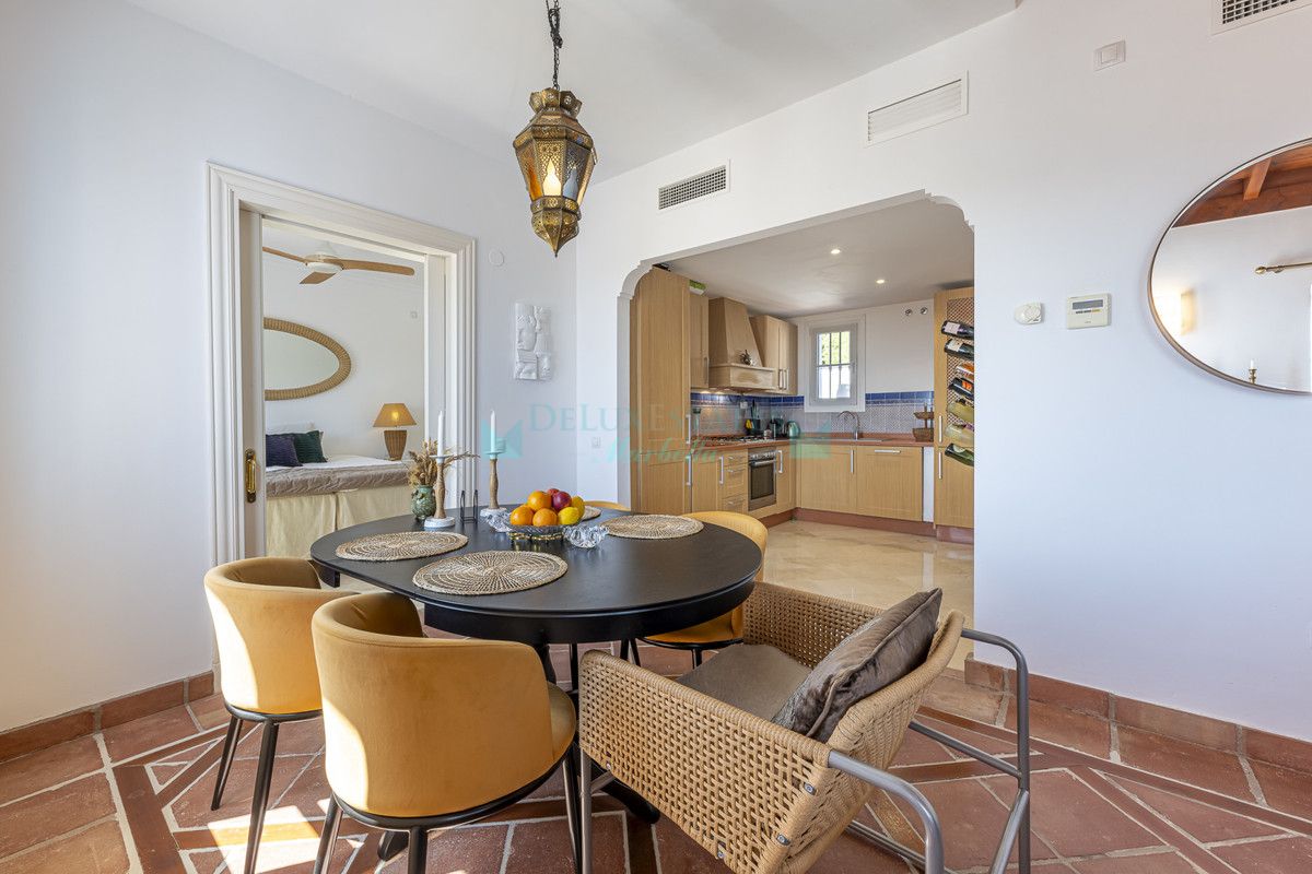 Town House for sale in Benahavis