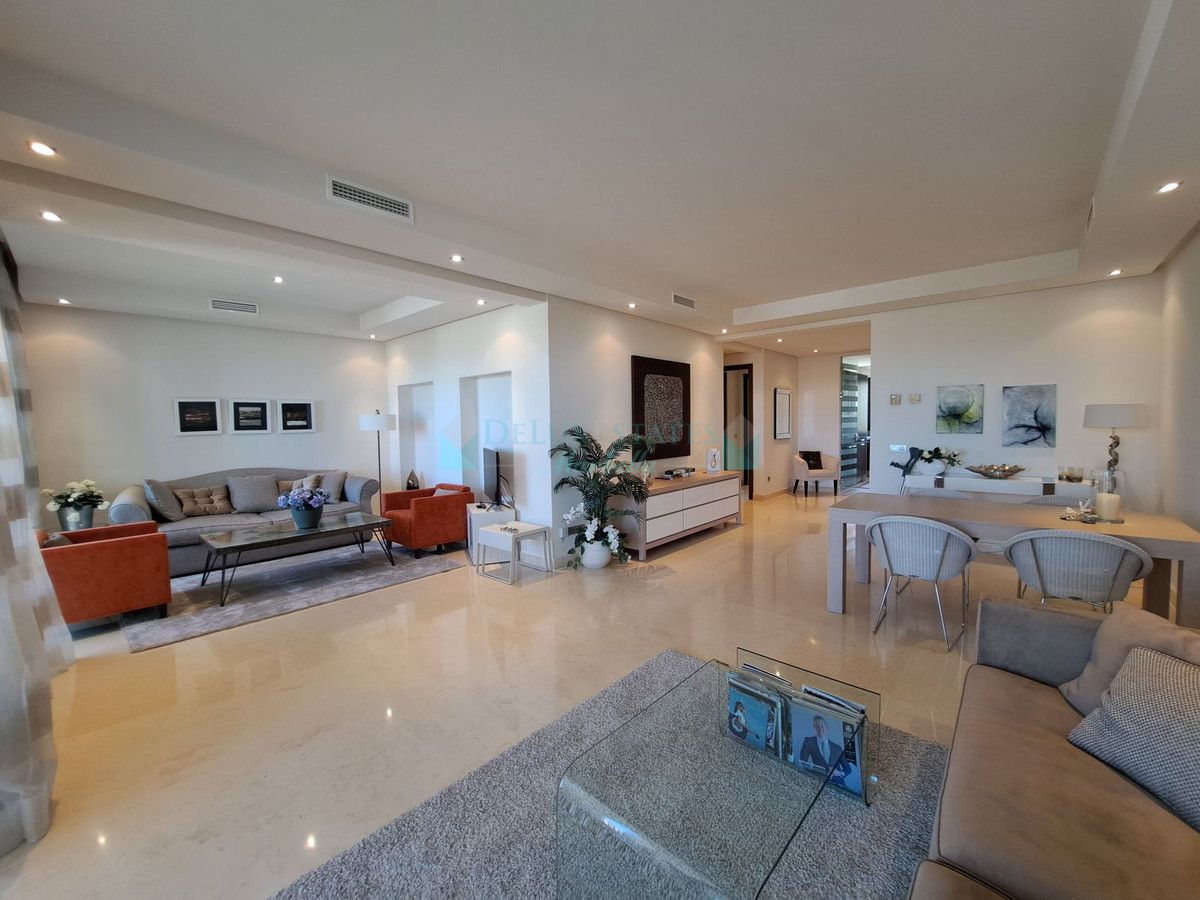 Apartment for sale in Benahavis