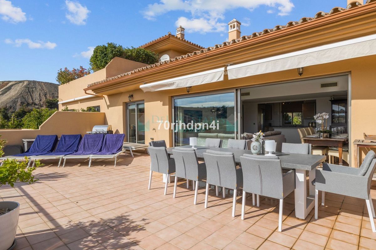 Penthouse for sale in Estepona