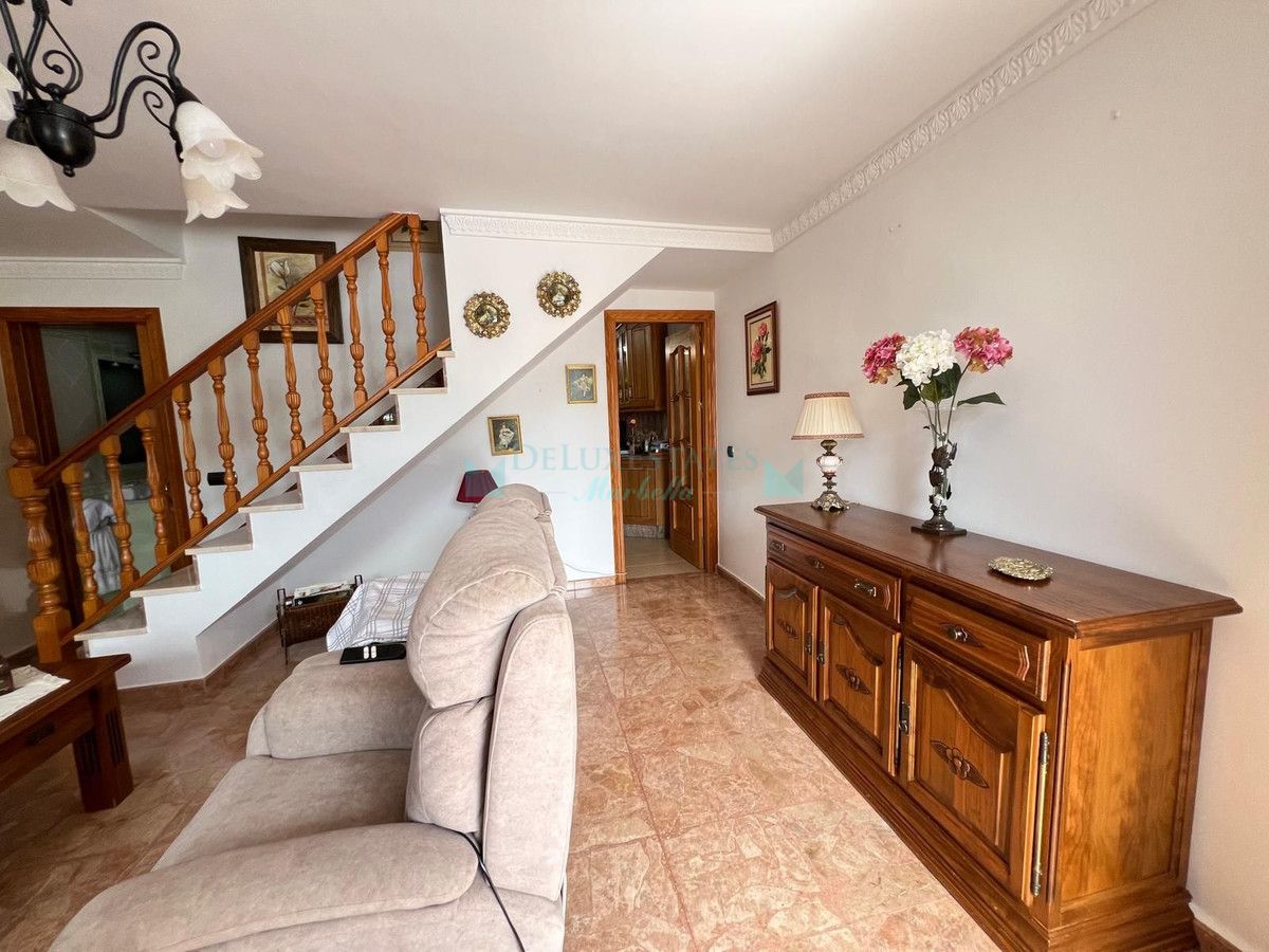 Town House for sale in Estepona