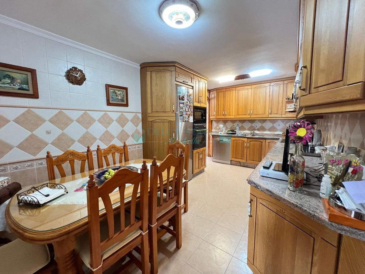 Town House for sale in Estepona